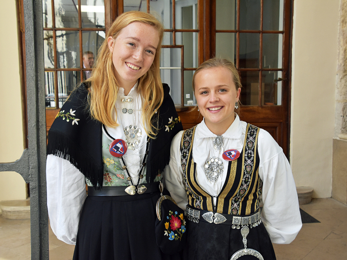 Hannah Laugaland and Signe Haaland Buer, Norwegian students at Pierre Corneille high school in Rouen, northwestern France. Photo: Liv Anette Luane, The Royal Court